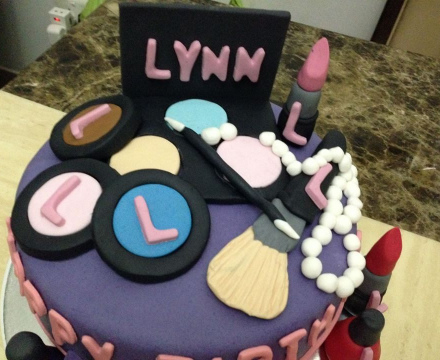 Makeup themed cake