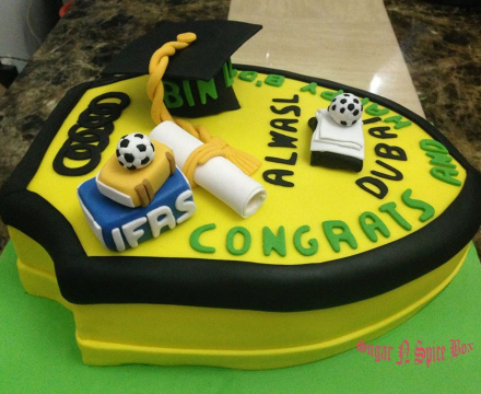 Fondant graduation themed cake