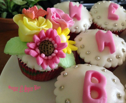 Fondant flower cakes