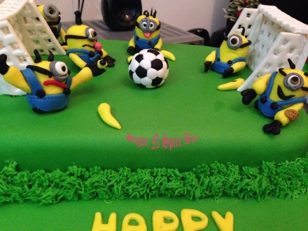Minion themed cake