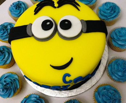 Minion Cake