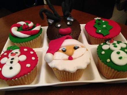 Fondant Christmas themed Cupcakes