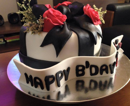 Fondant black and white cake