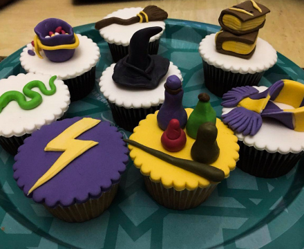 Harry Potter themed cup cakes