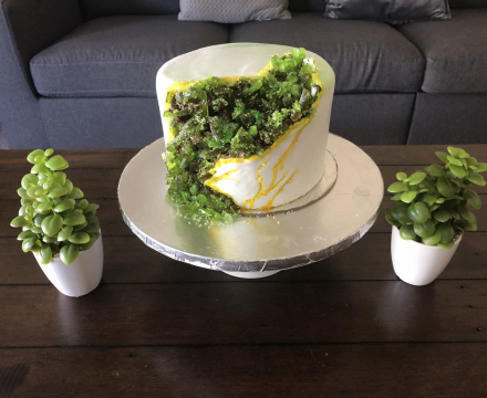 Fondant /marble geode cake with crystallized sugar