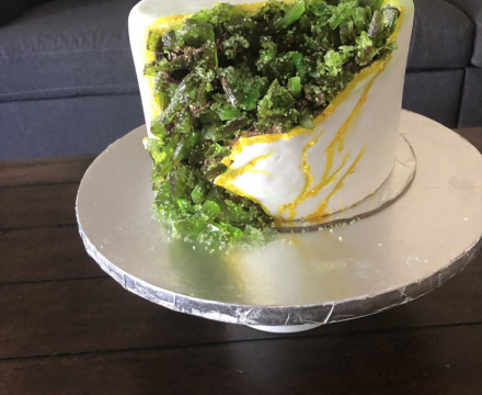 Fondant /marble geode cake with crystallized sugar