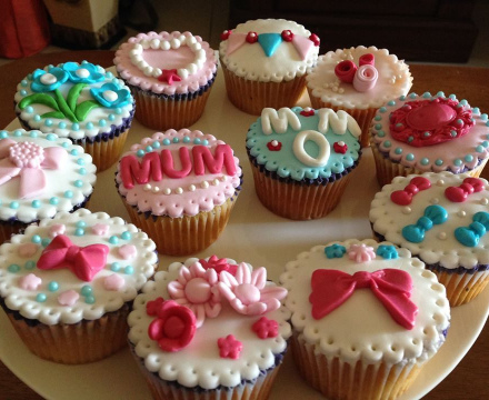 Fondant letter cupcakes