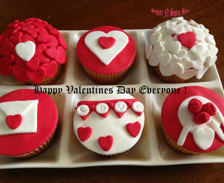 Fondant themed Valentine cup cakes