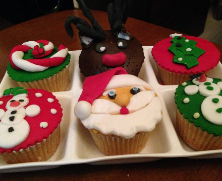Fondant Christmas themed Cup Cakes