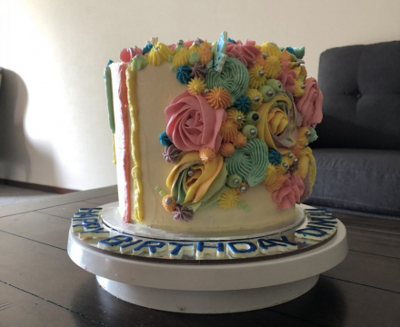 Rainbow buttercream cake