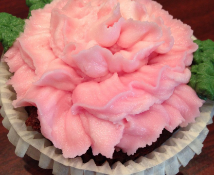 Hand Piped buttercream cupcakes