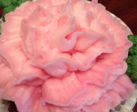 Hand Piped buttercream cupcakes