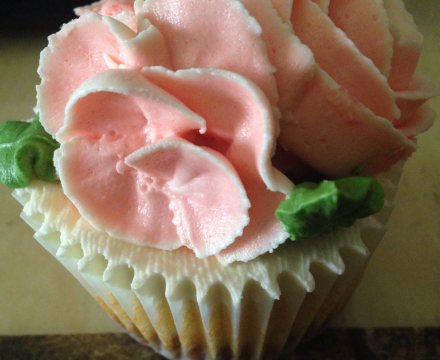 Hand Piped buttercream cupcakes
