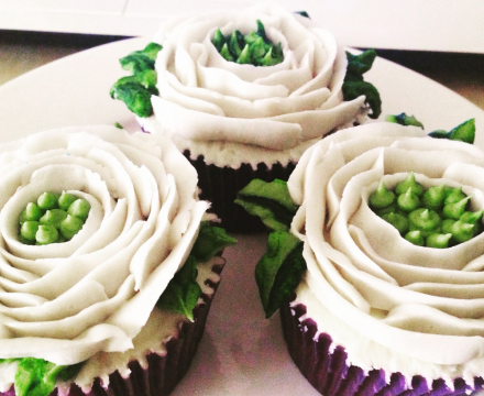 Hand Piped buttercream cupcakes